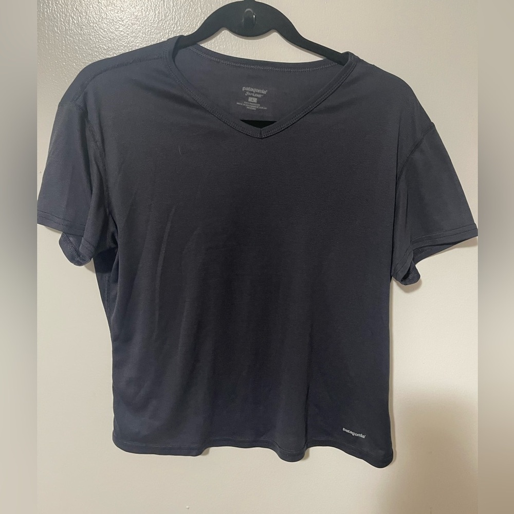 Patagonia dark grey top v neck